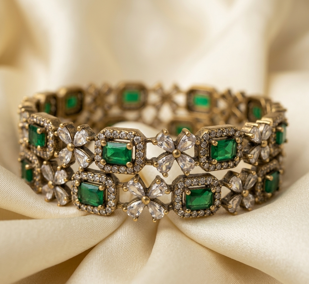 Antique Emerald Radiance Set