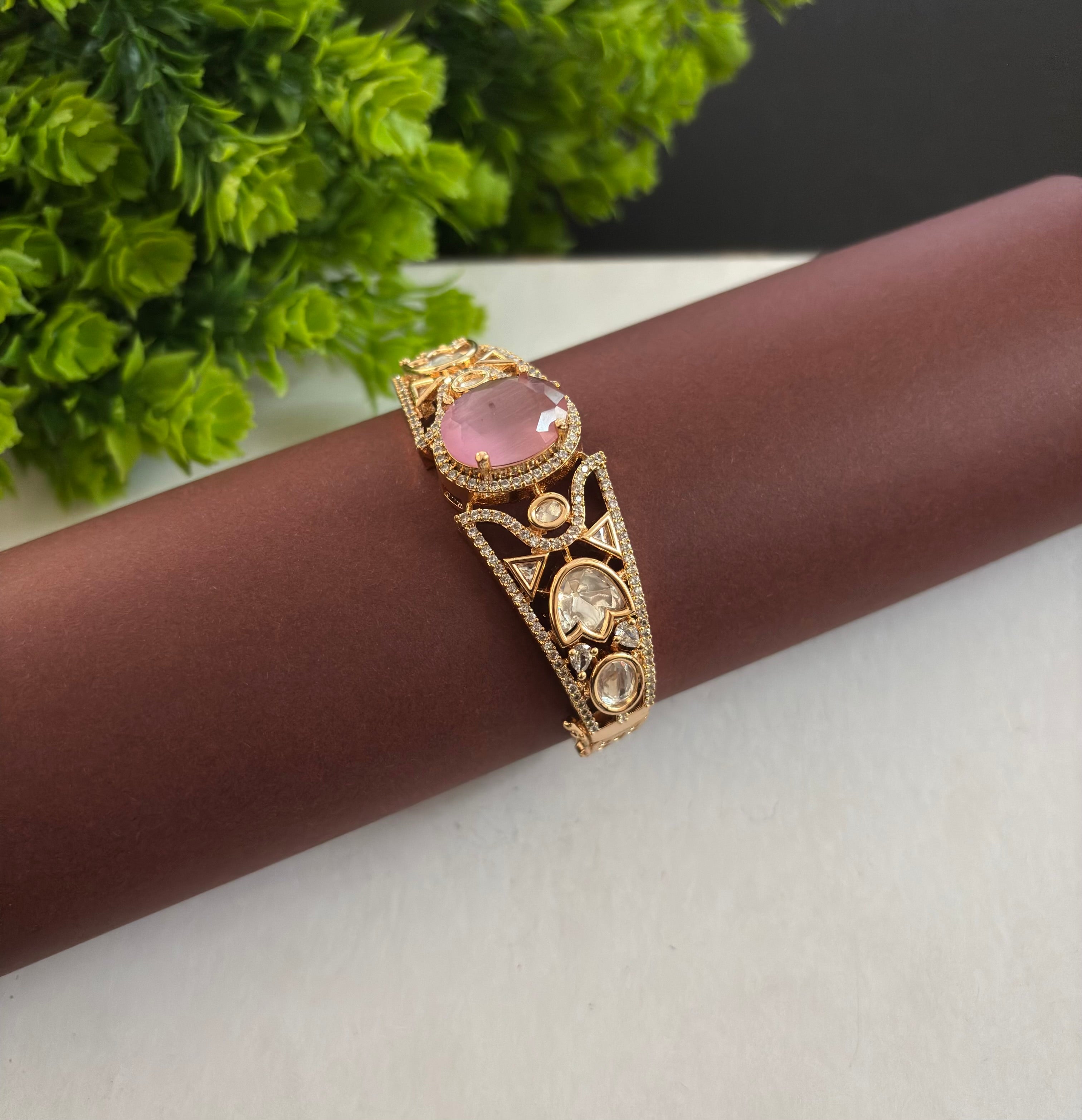 Rosy Oval Polki Kada