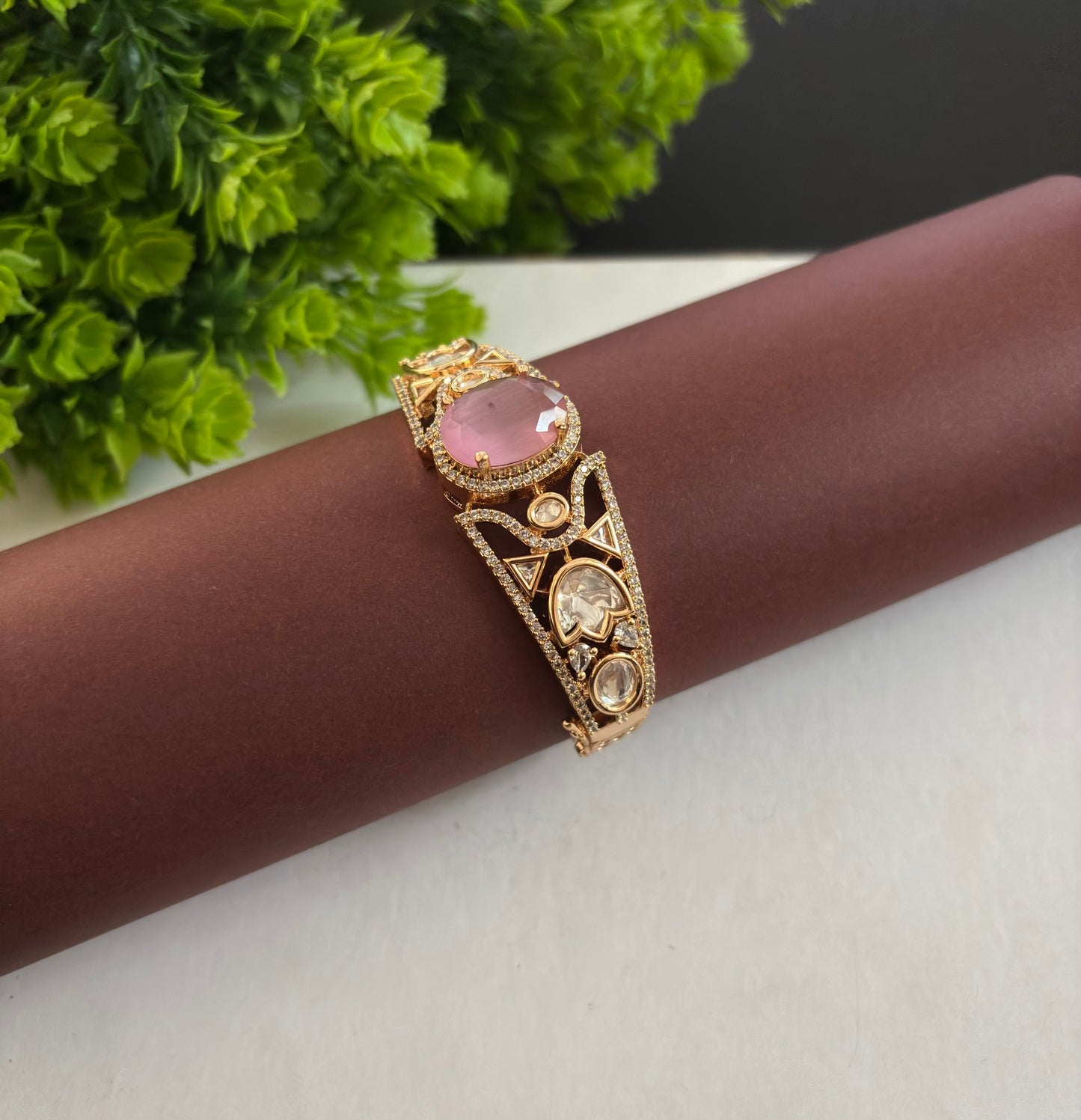 Rosy Oval Polki Kada