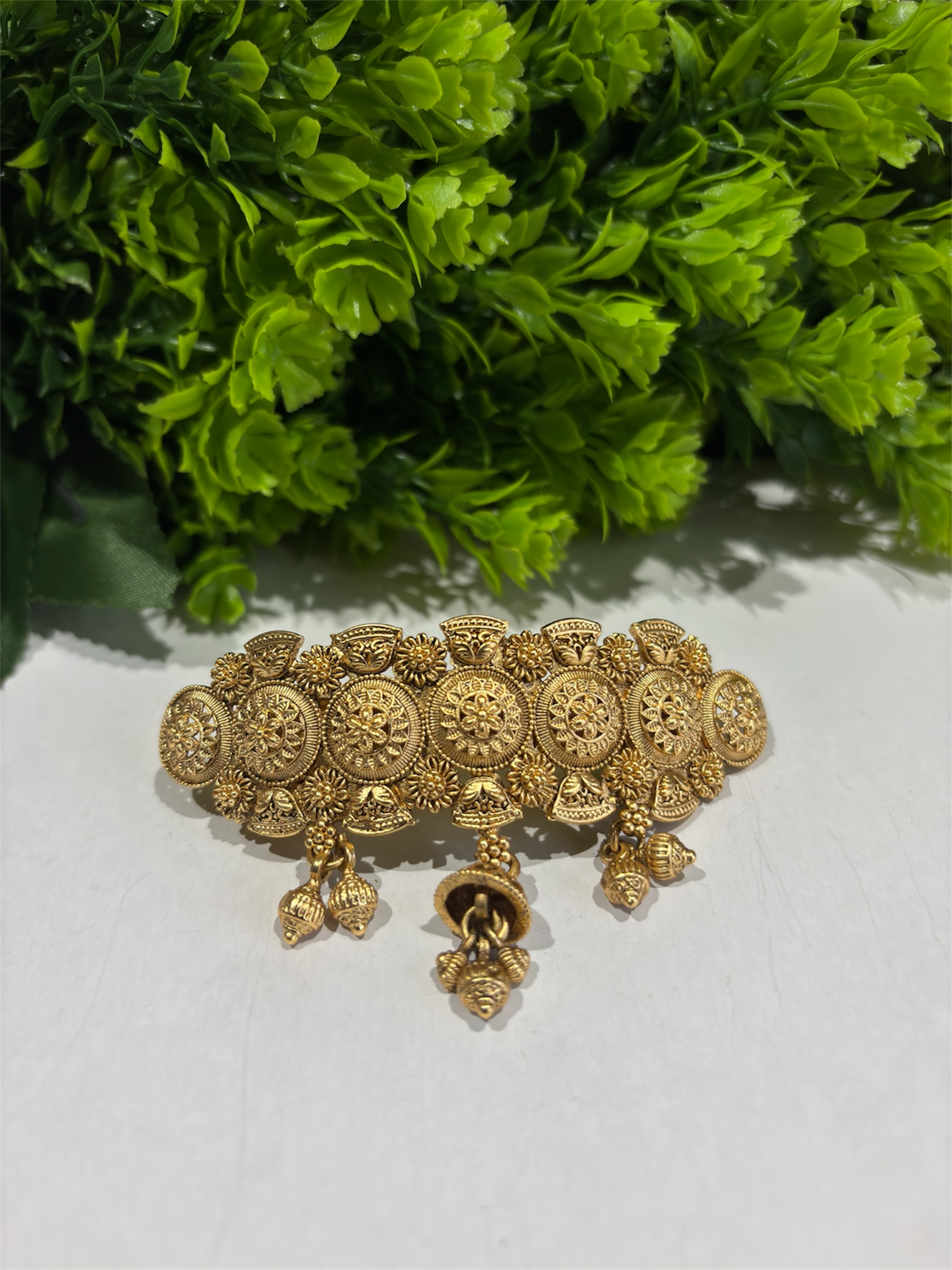 Kavya Antique Centre Clip