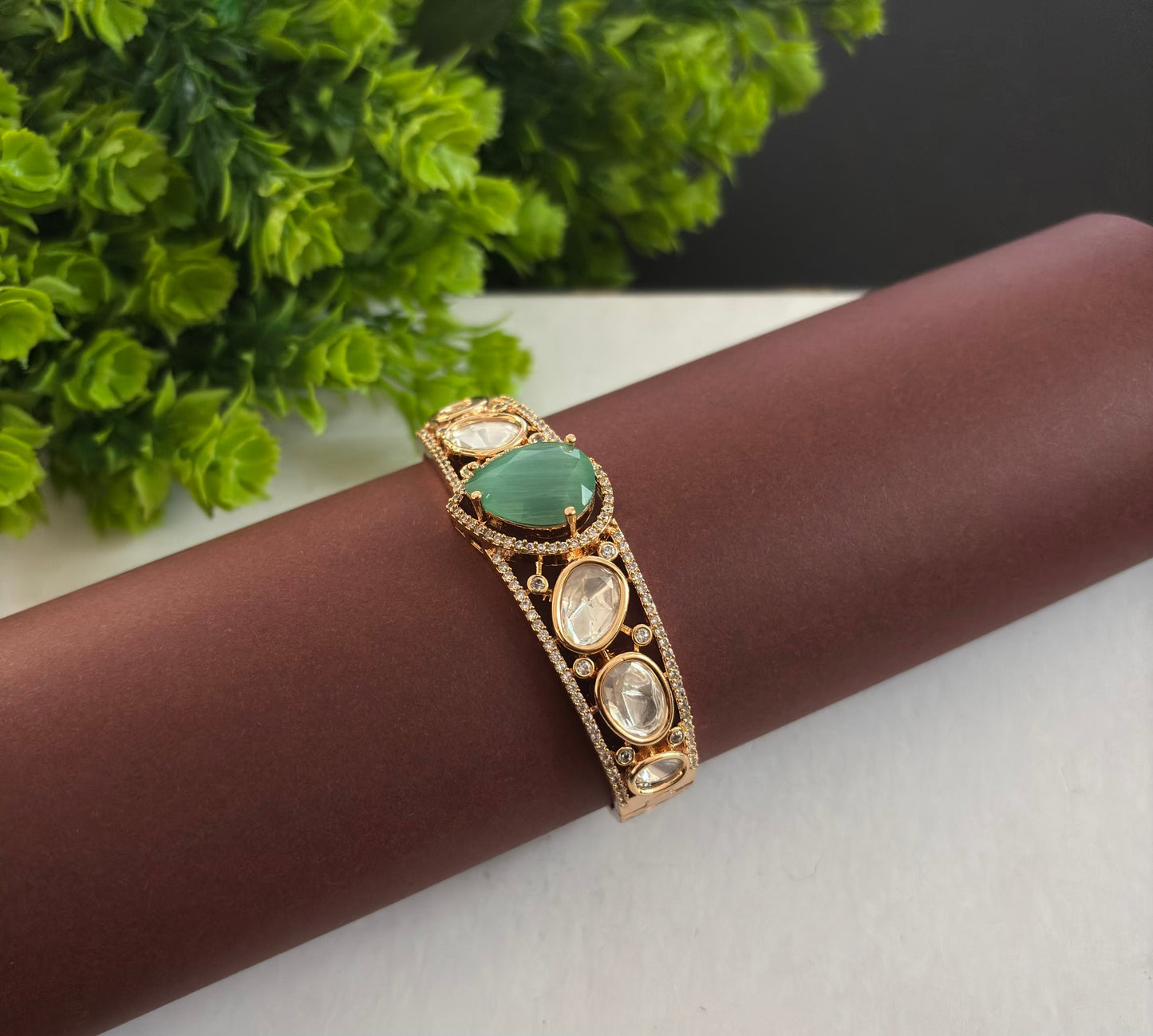 Mint Essence Kundan Kada