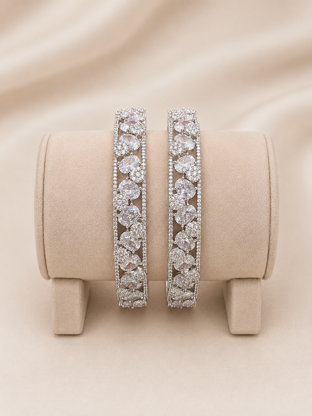 The Sitara Solitaire Kada Set