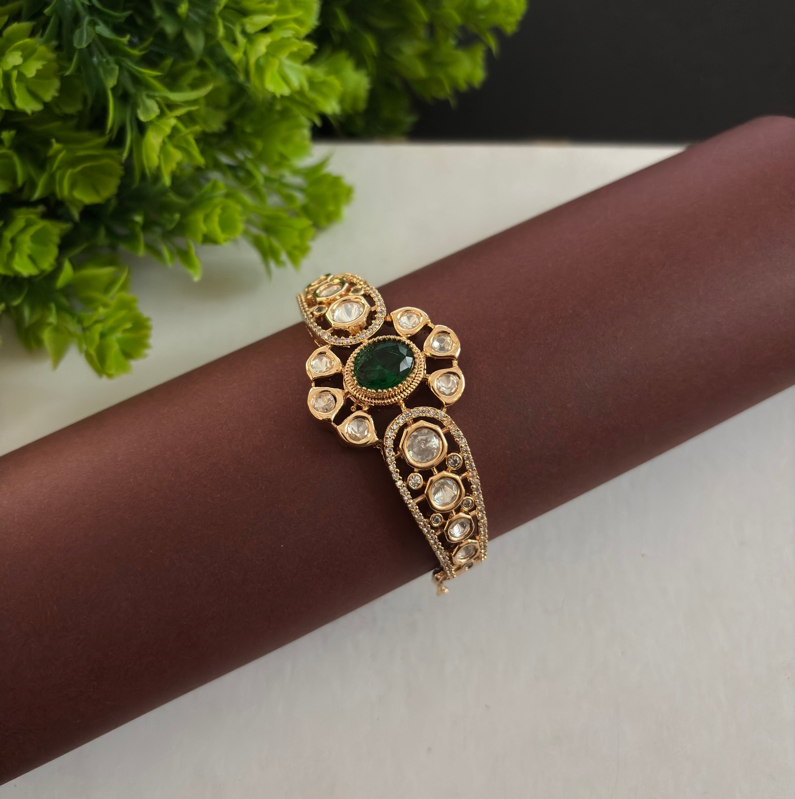 Emerald Enchantment Kundan Kada