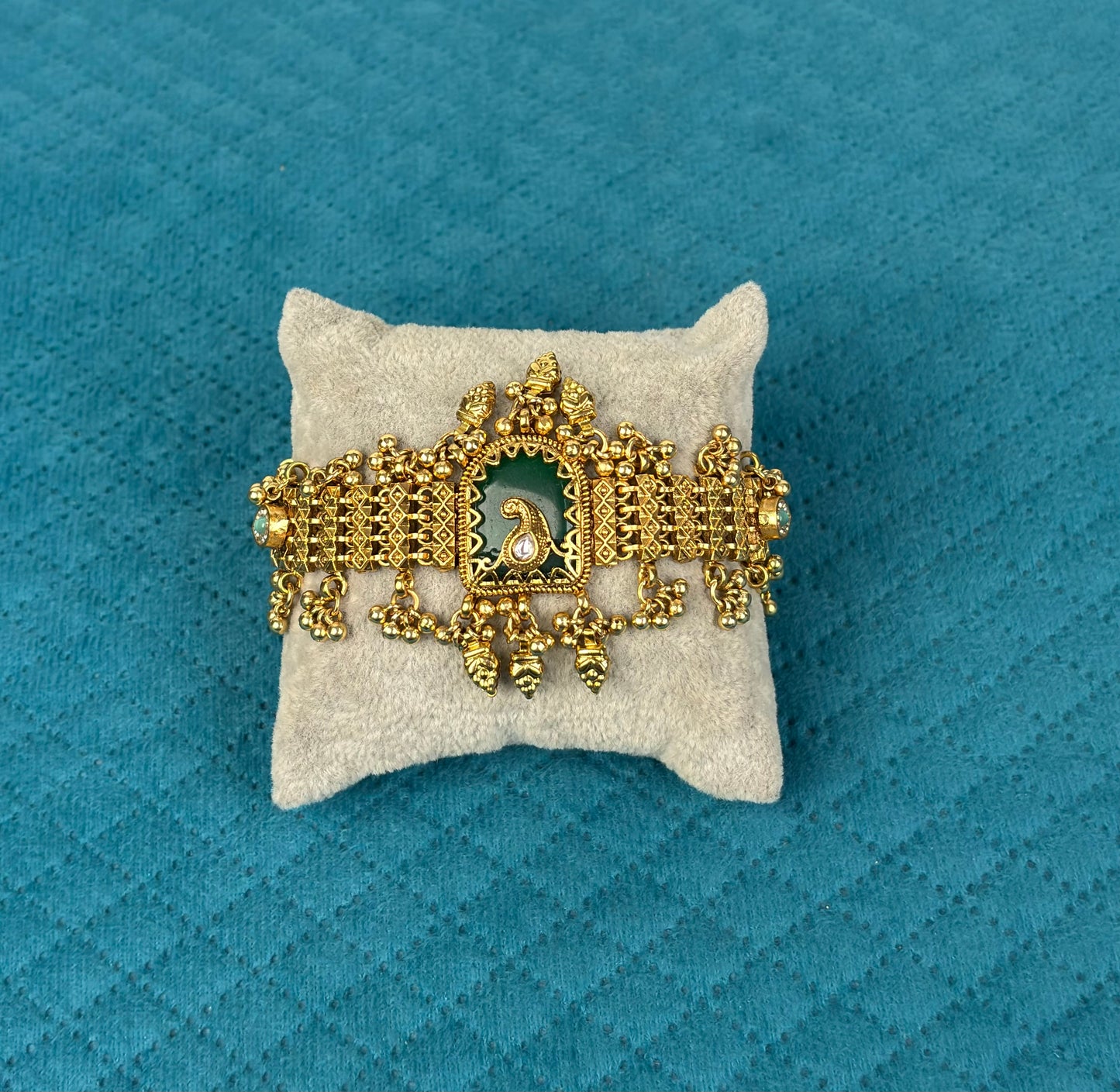 The Emerald Morpankh Cuff