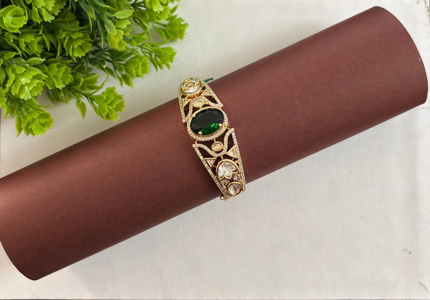 Emerald Radiance Kundan Kada