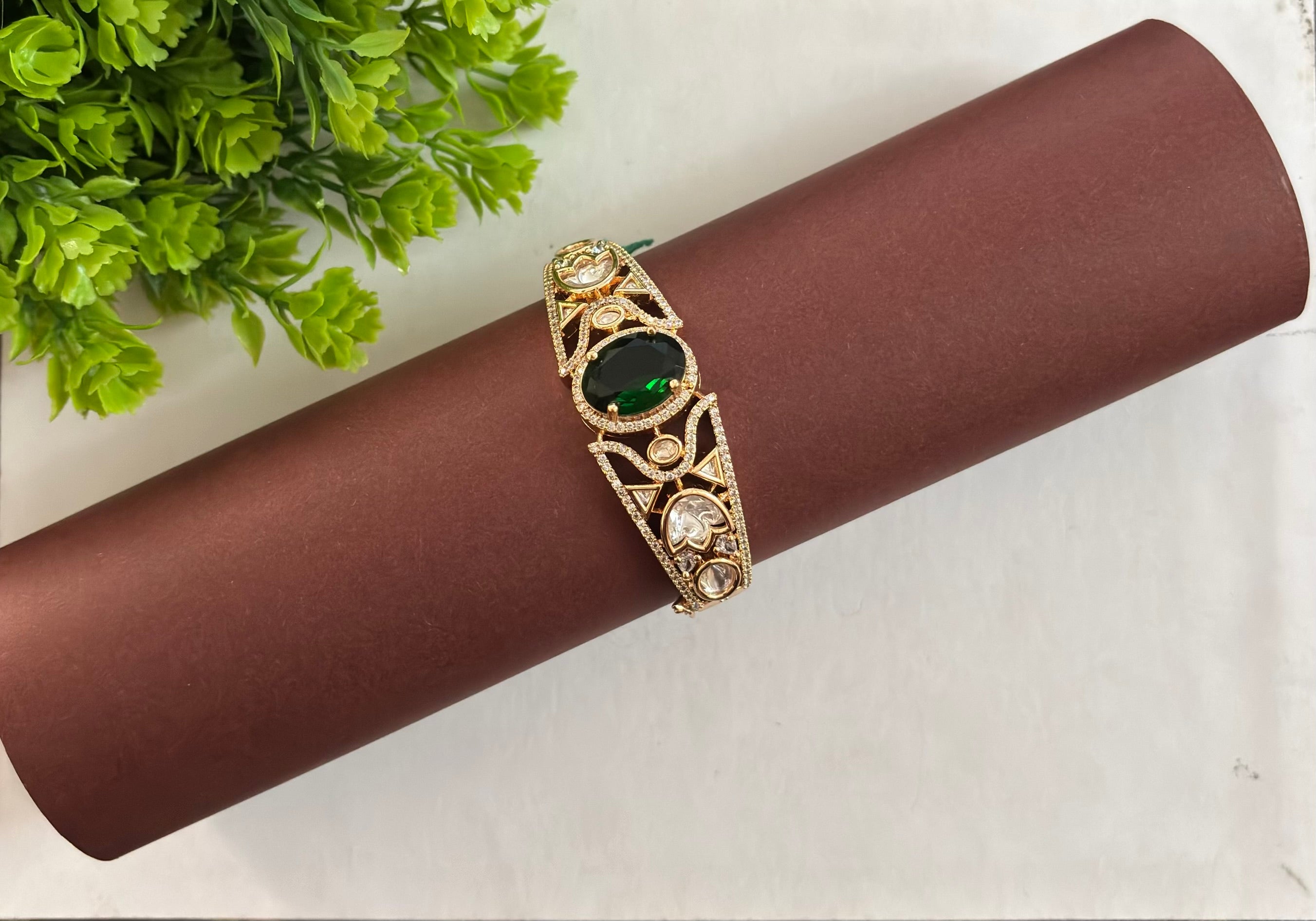Emerald Radiance Kundan Kada