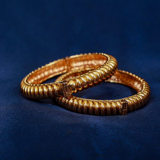 Classic Ribbed Gold Kada