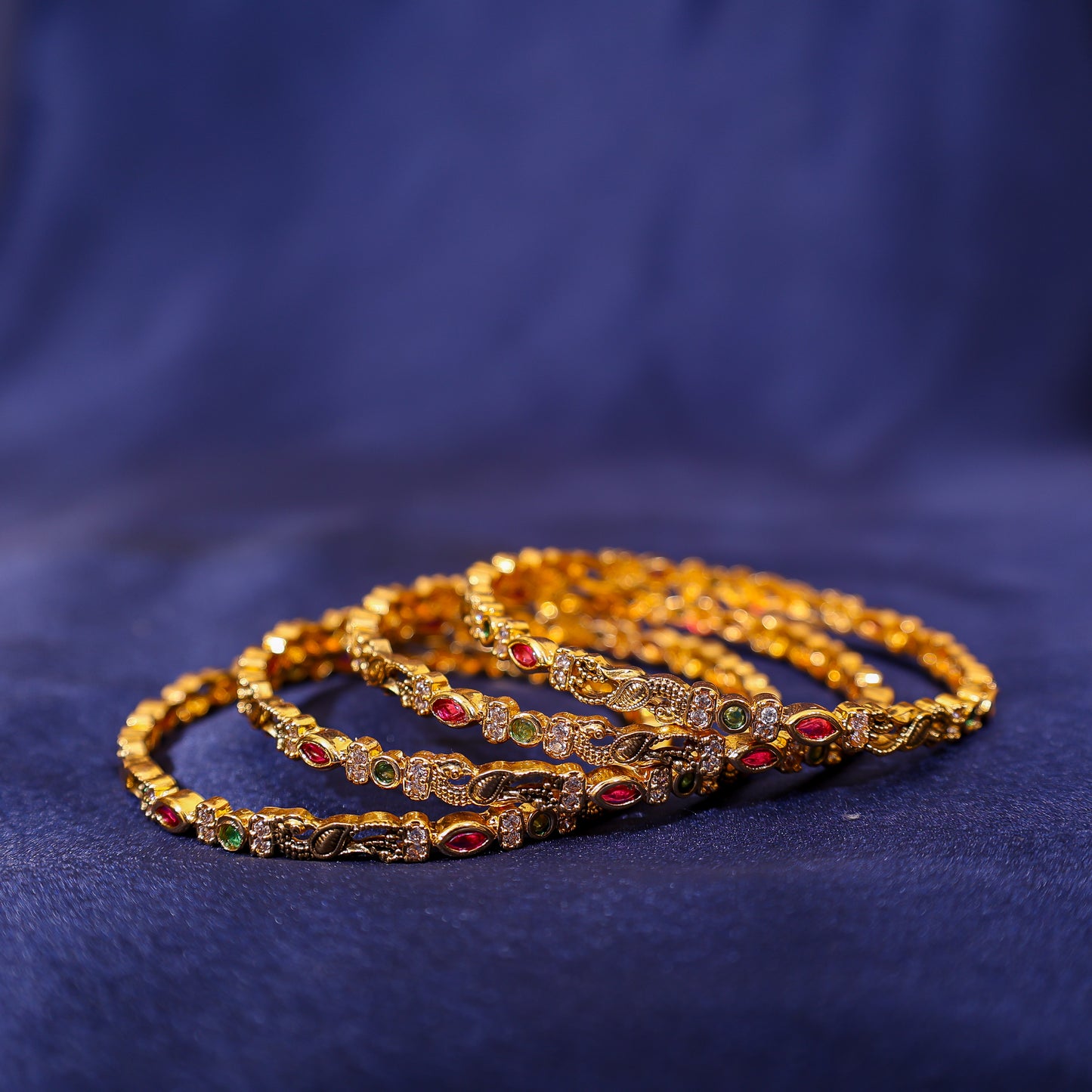 Antique Peacock Kemp Bangle Set