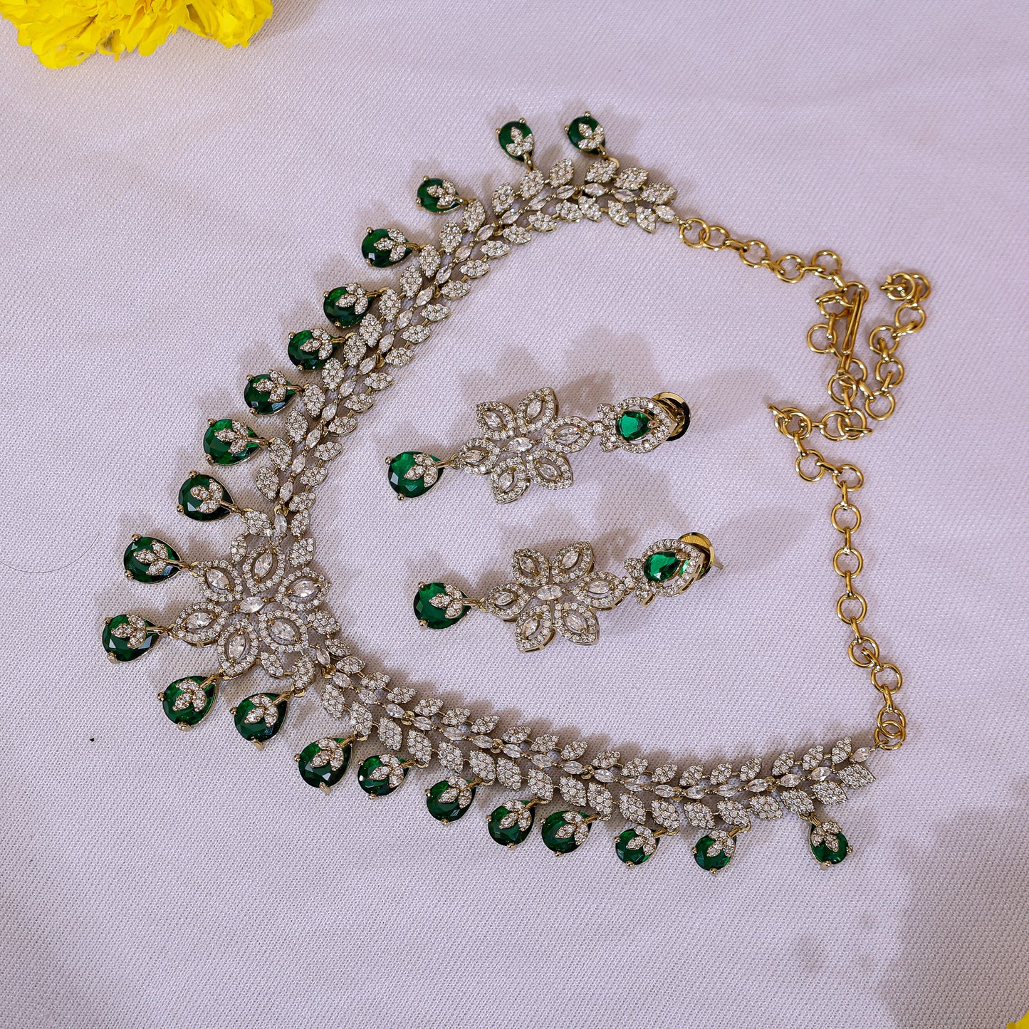Zariya Emerald Grace Set