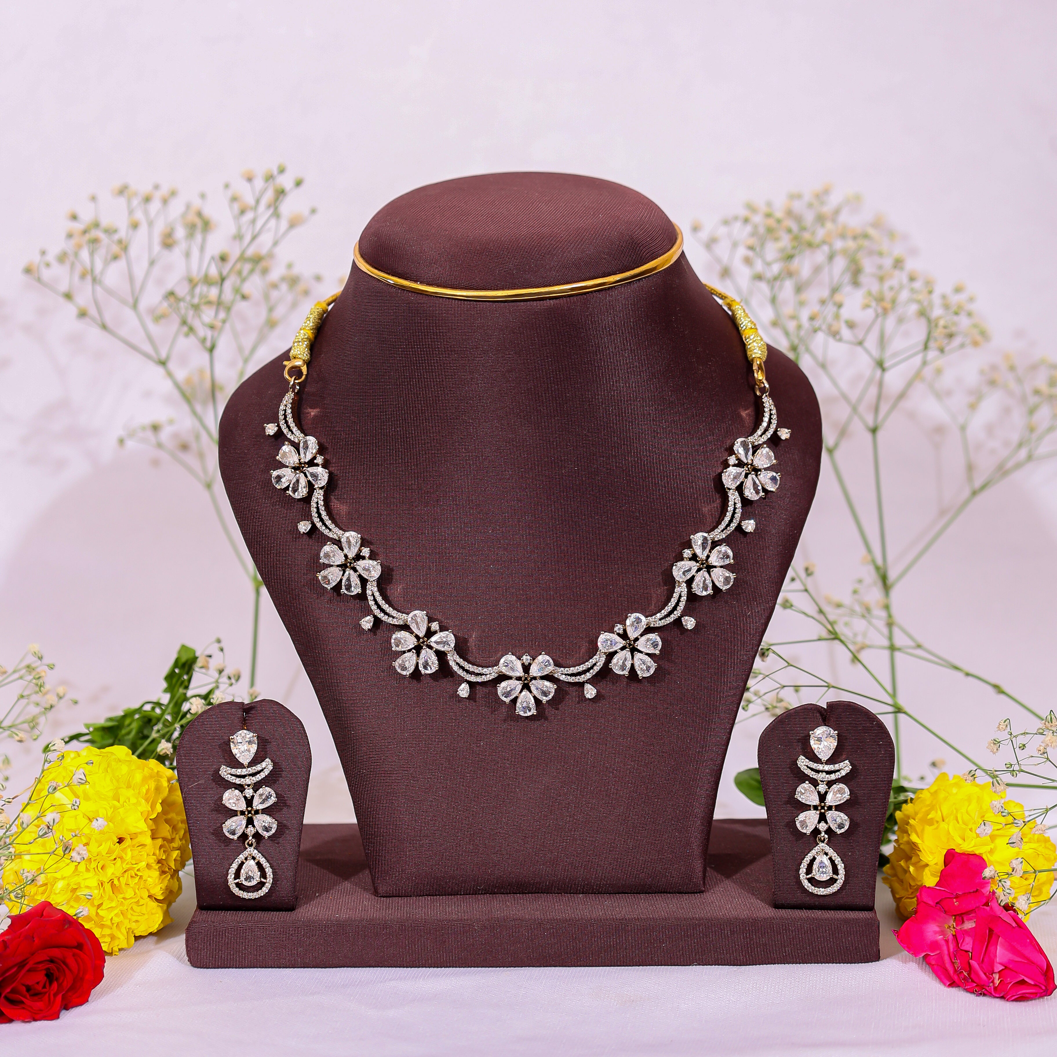 Delicate Victorian Necklace
