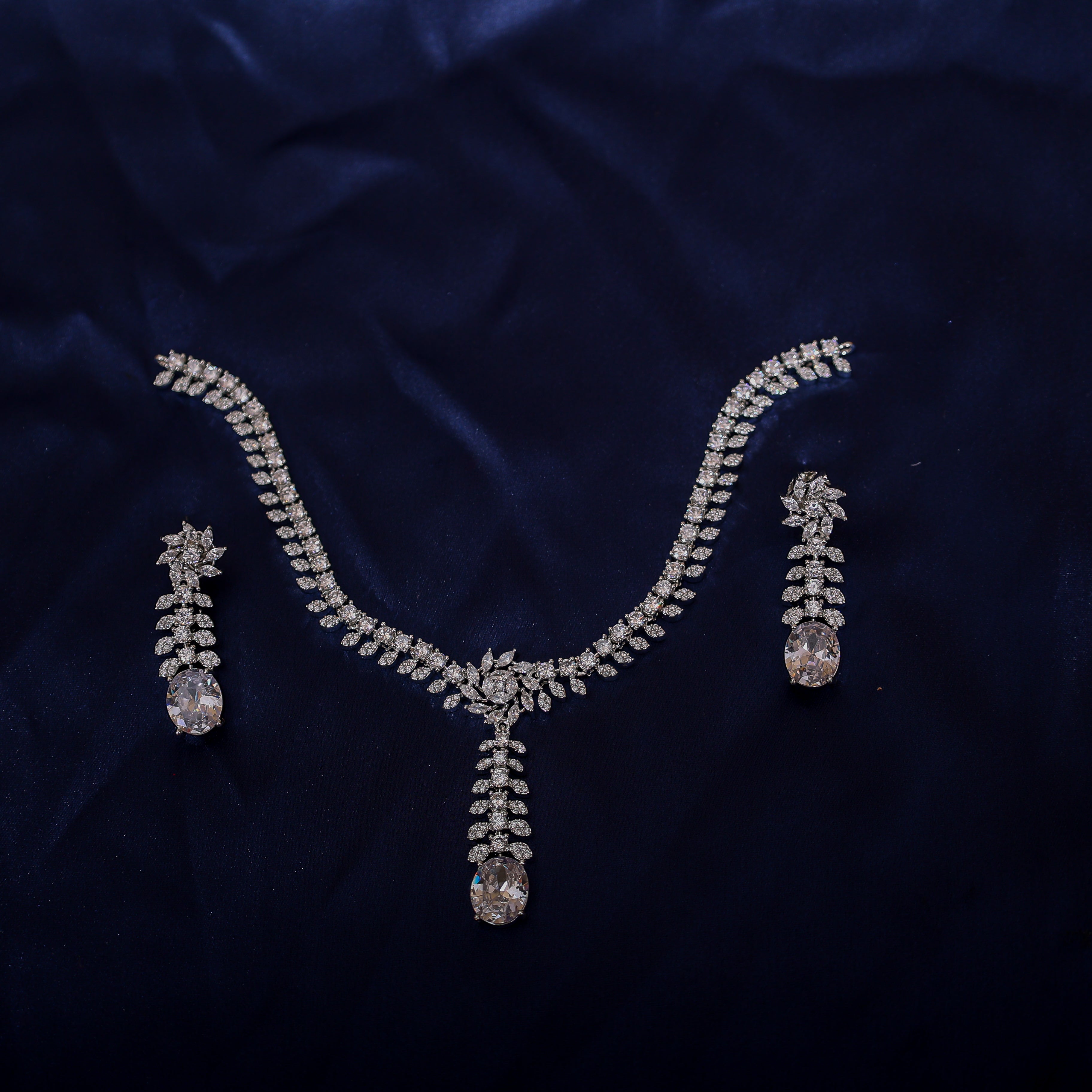 Silver Celeb Necklace