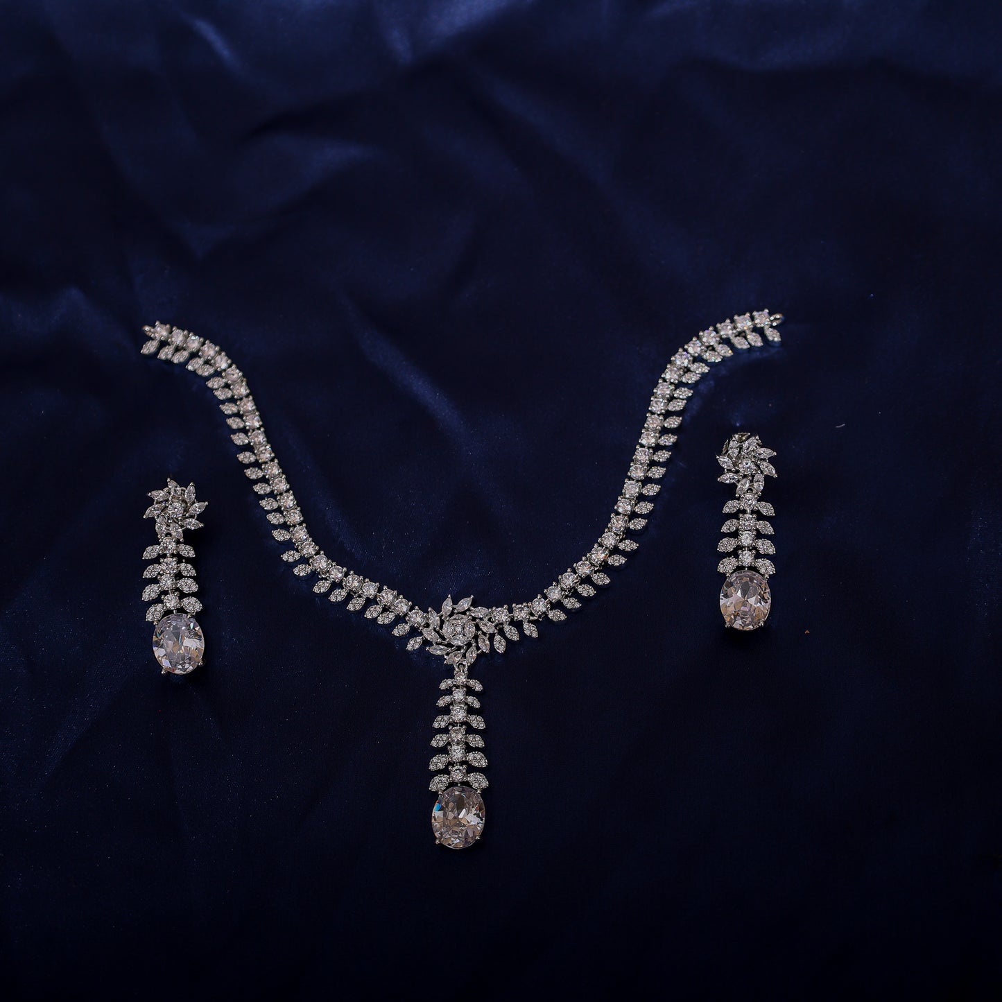 Silver Celeb Necklace