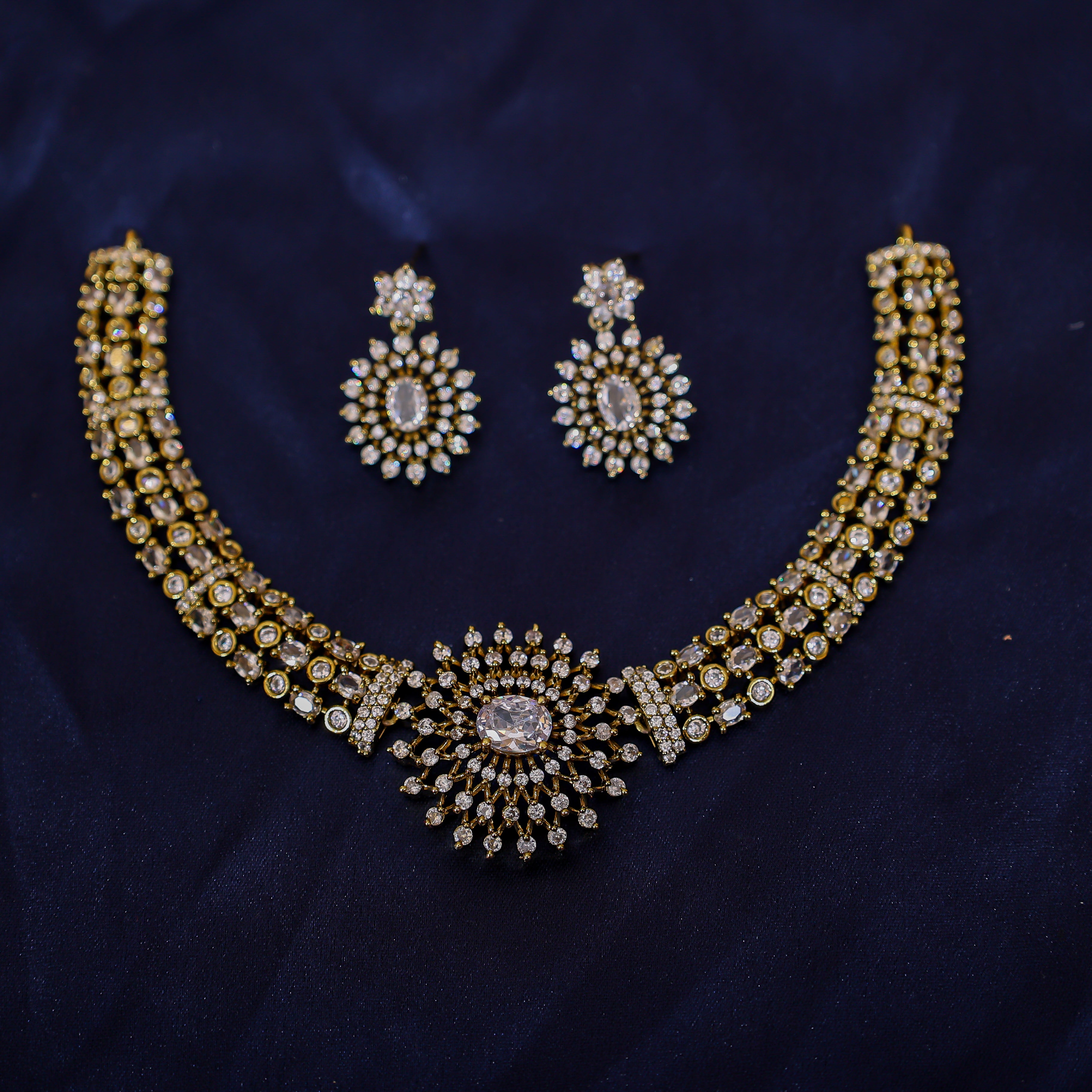 Victorian Hasli Choker Set