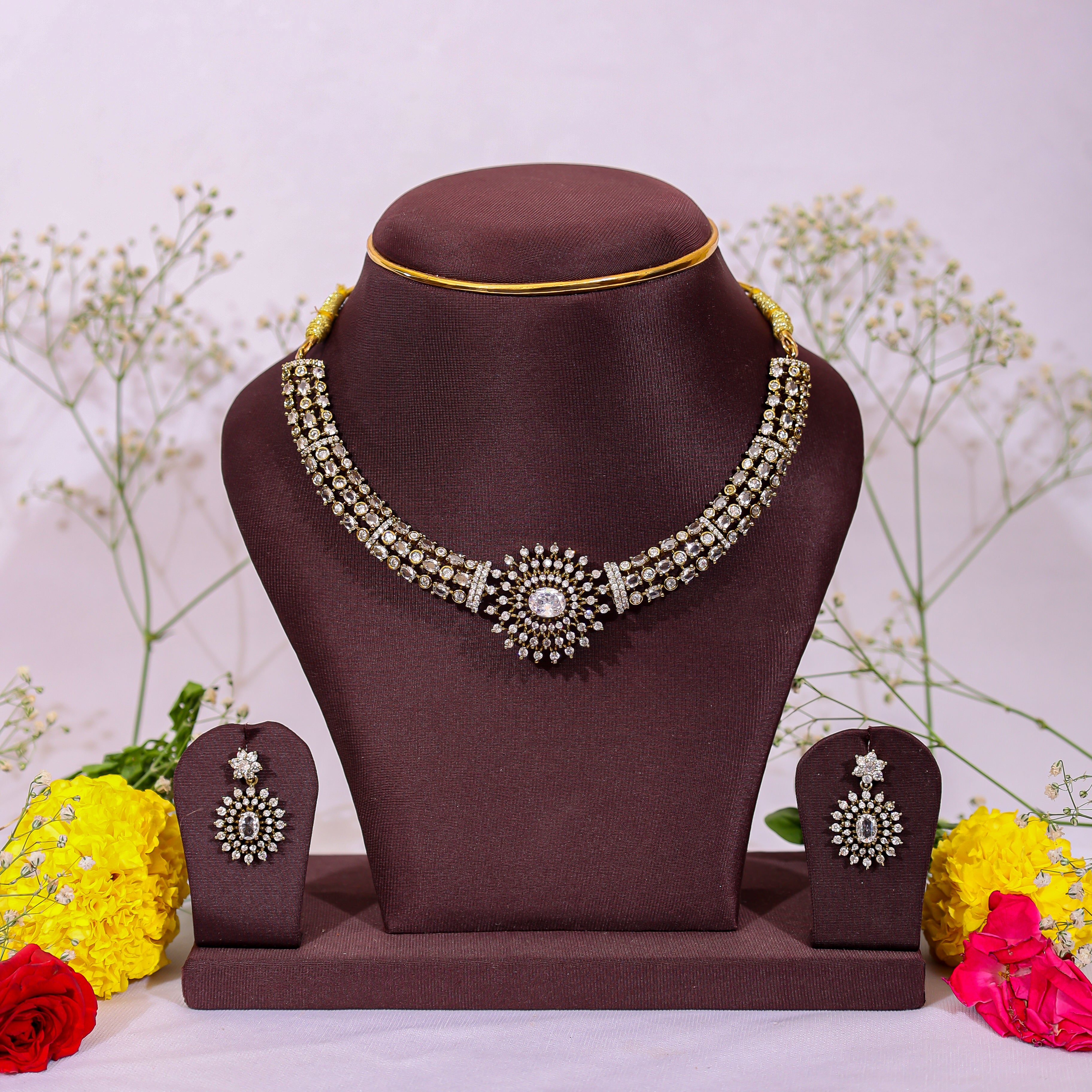 Victorian Hasli Choker Set