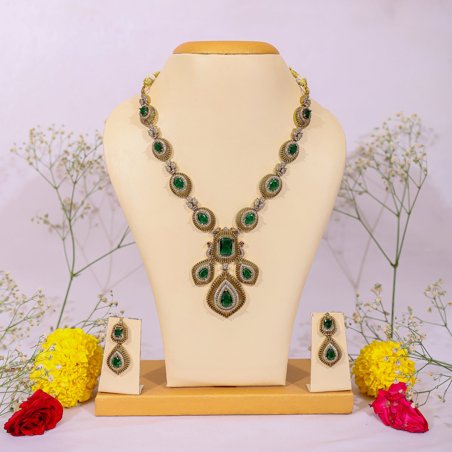 Emerald Rajwada Shringar