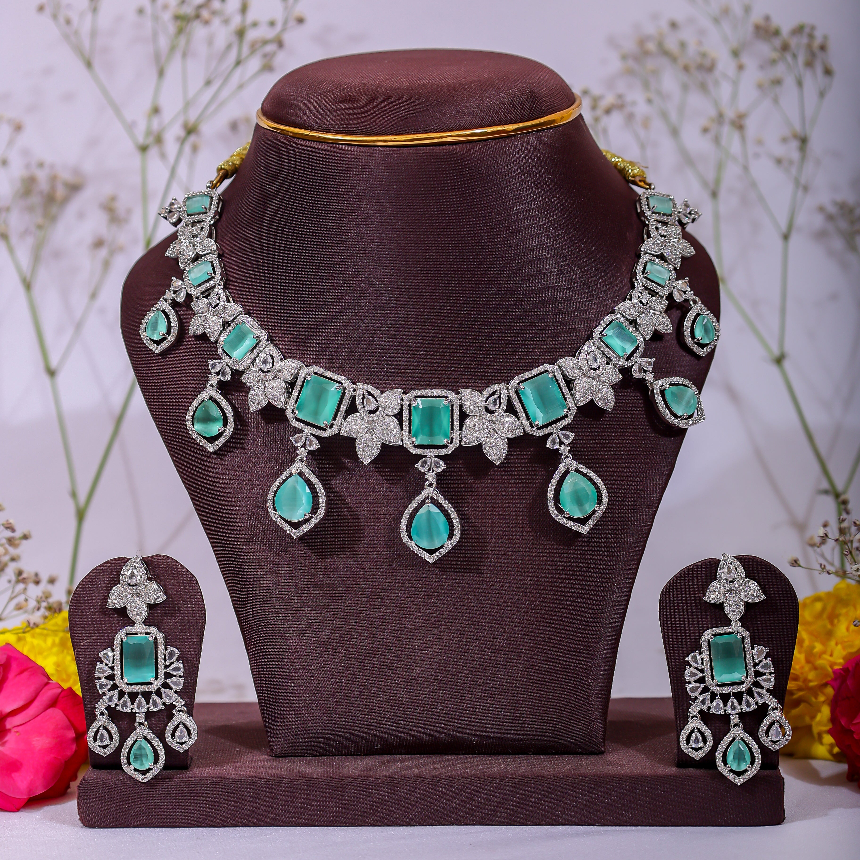Mint Majesty Choker Set
