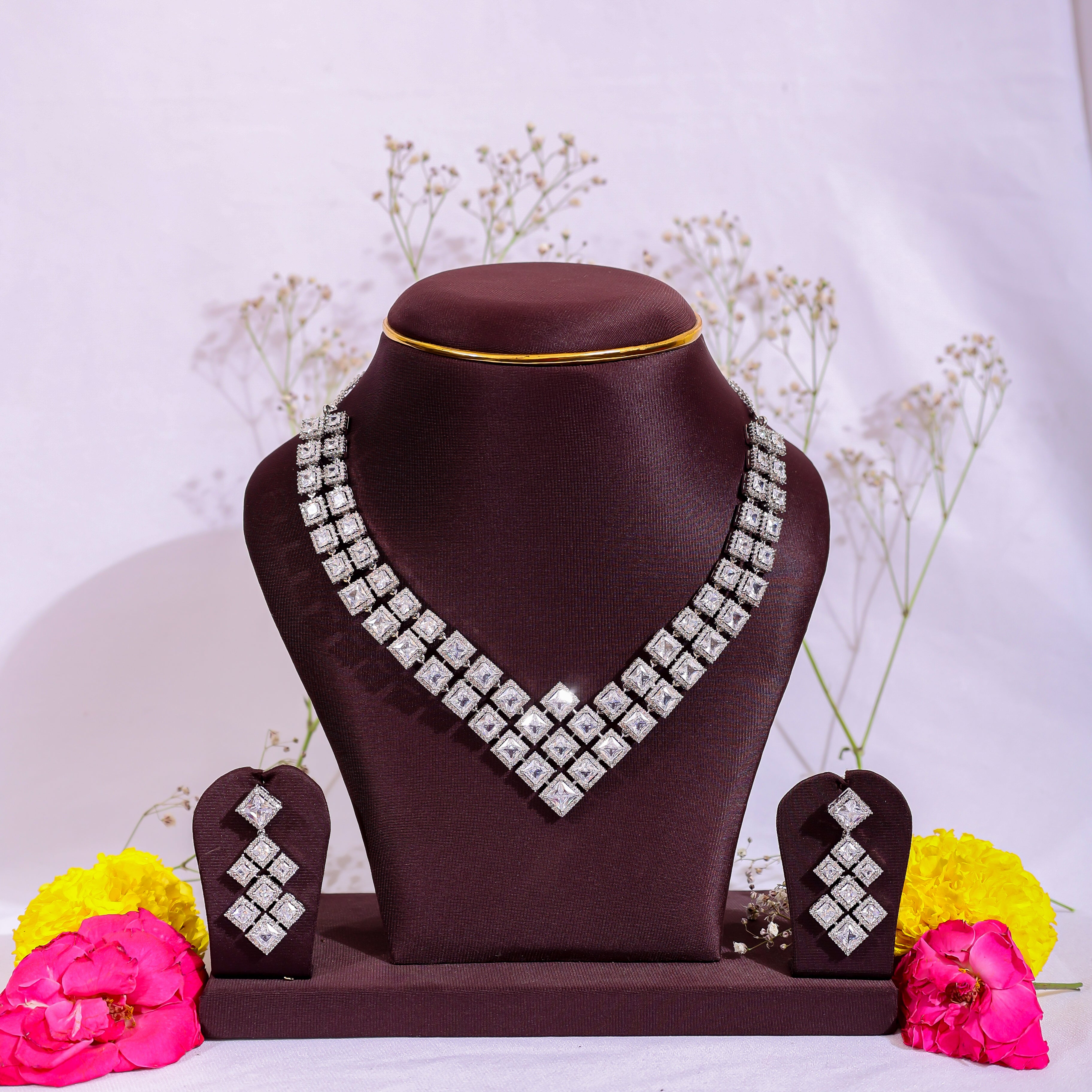 The "Starlight Garland" Dual-Layer Floral Suite