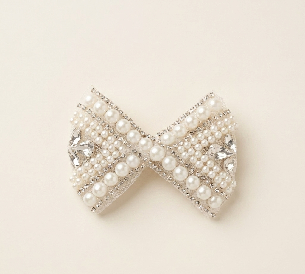 Pearl and Crystal Bow Alligator Pin