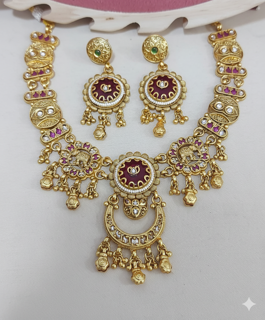 The Royal Gaja Chandbali Set