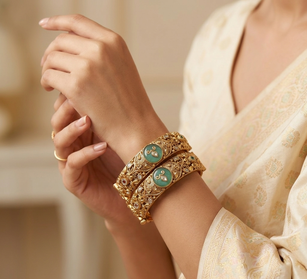 Divine Om Motif Emerald Kada
