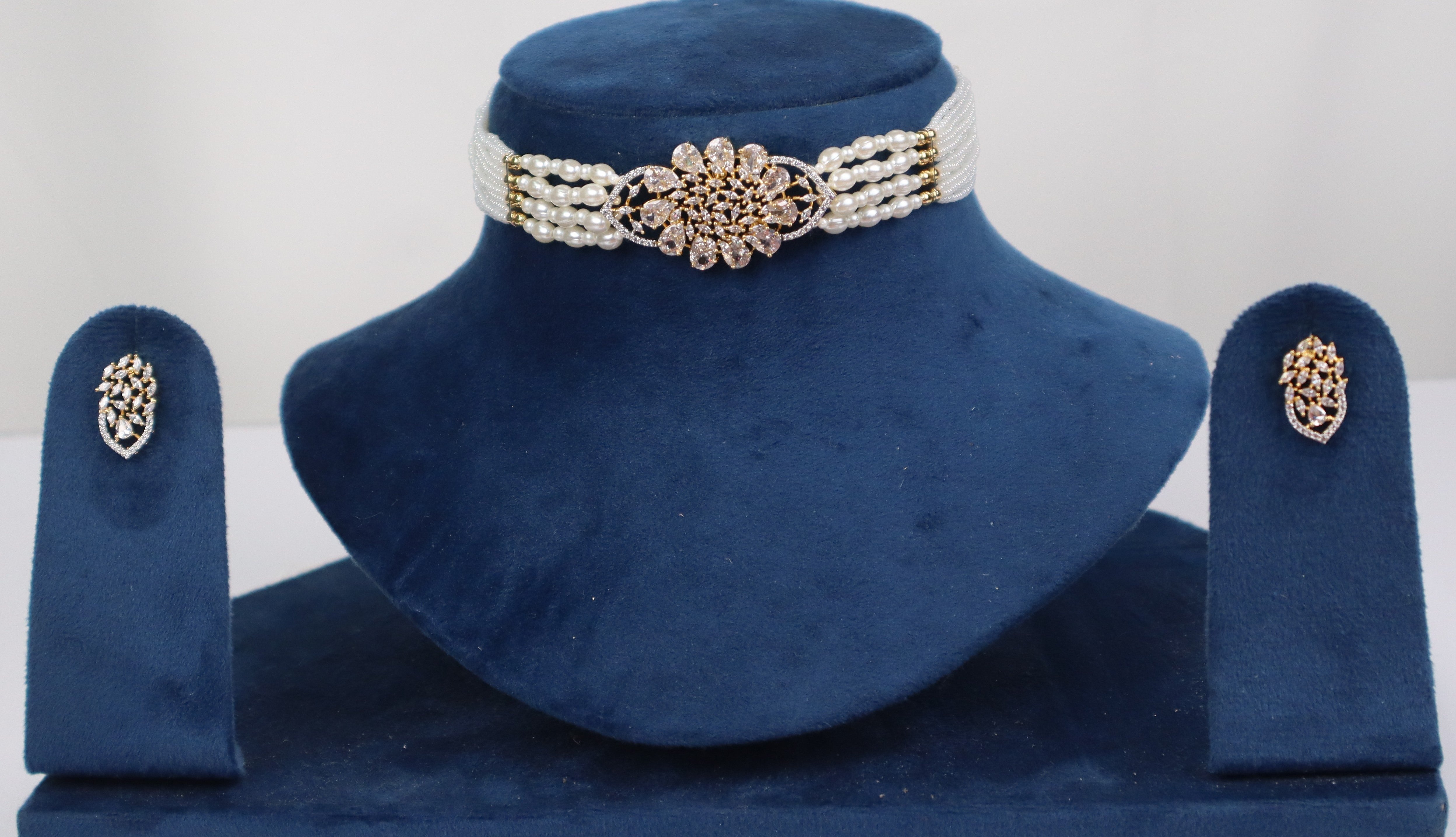 The Polki & Pearl Choker Set