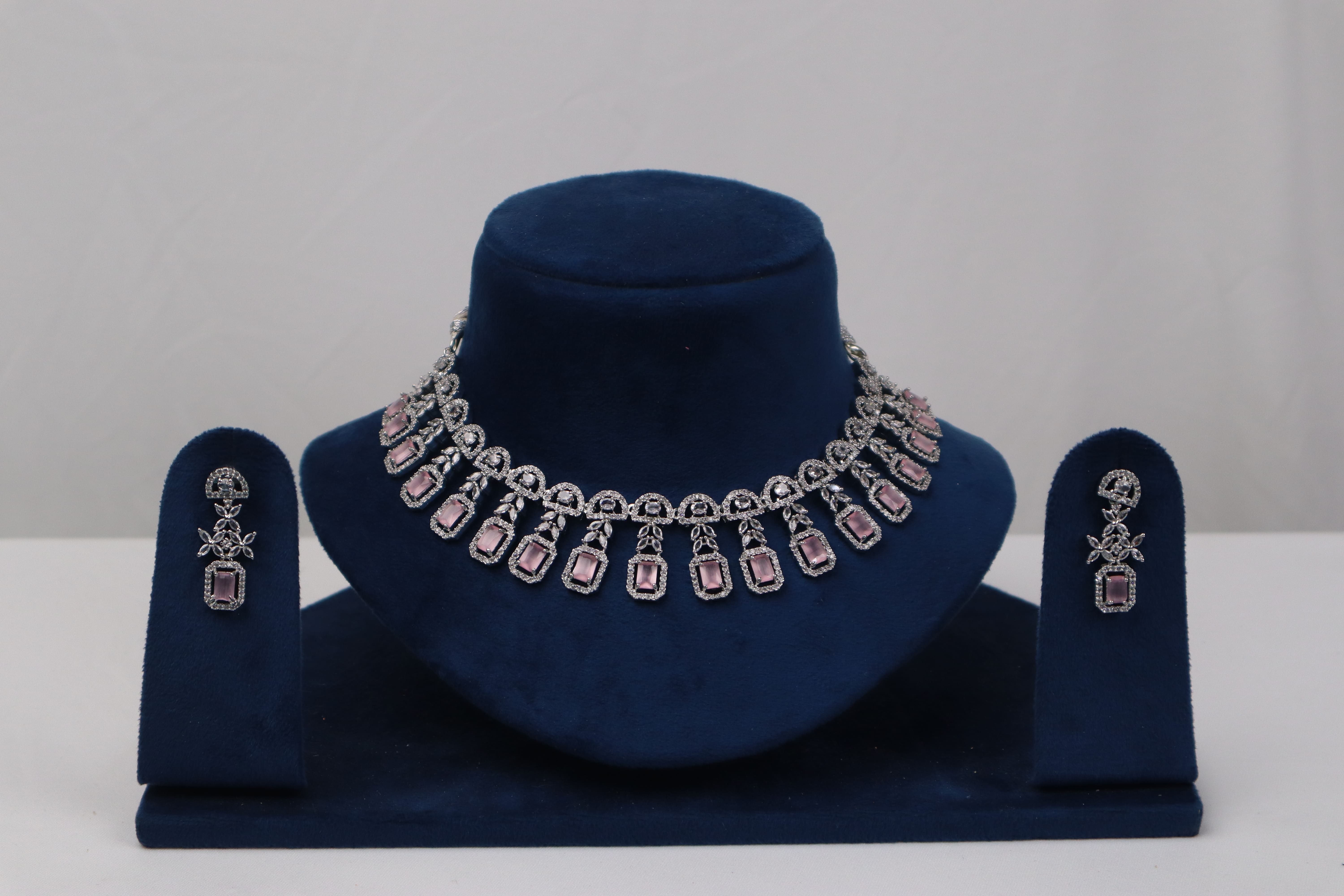 The Rosé Radiant Choker Set