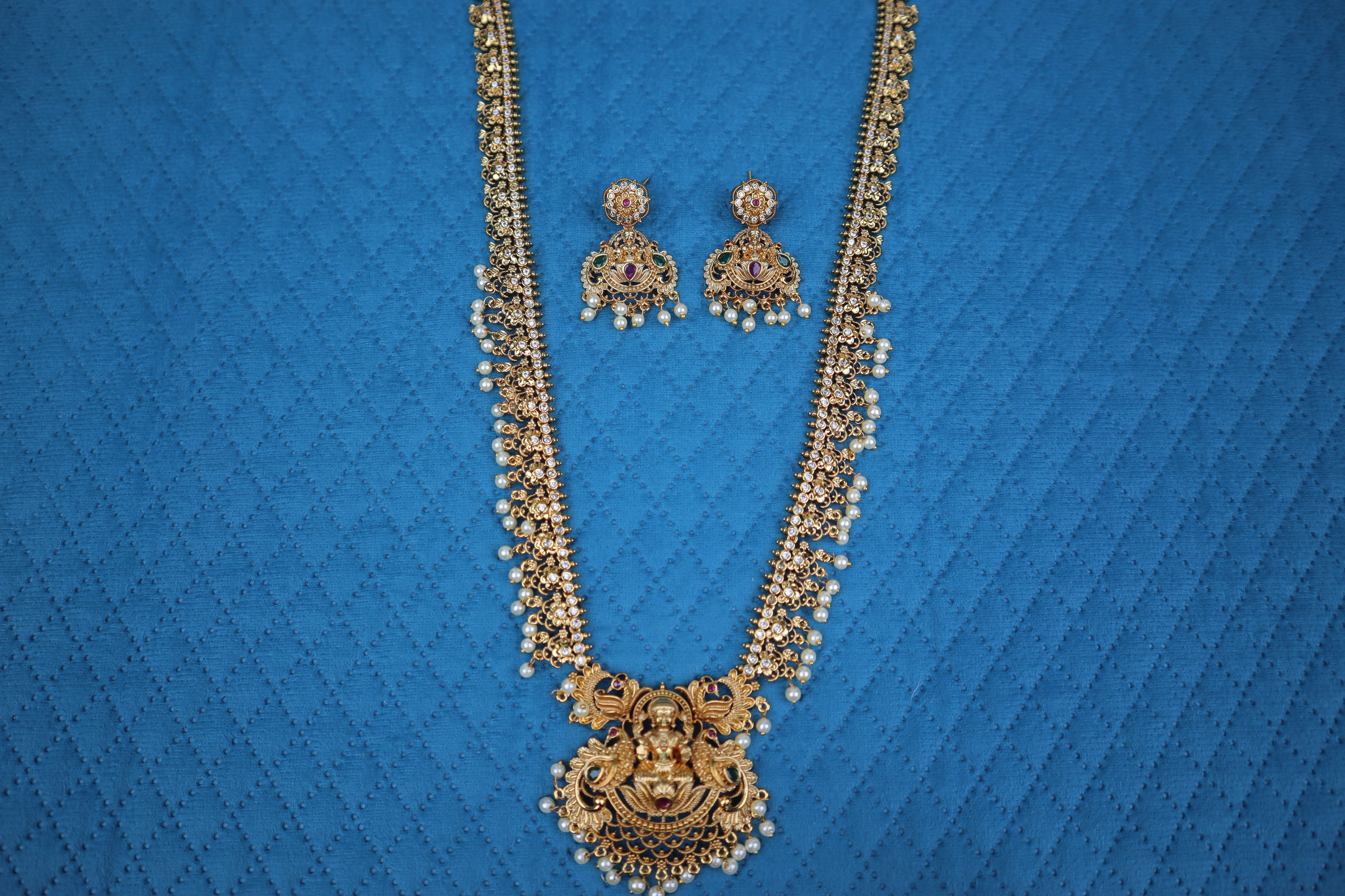 Divine Lakshmi Haram Se