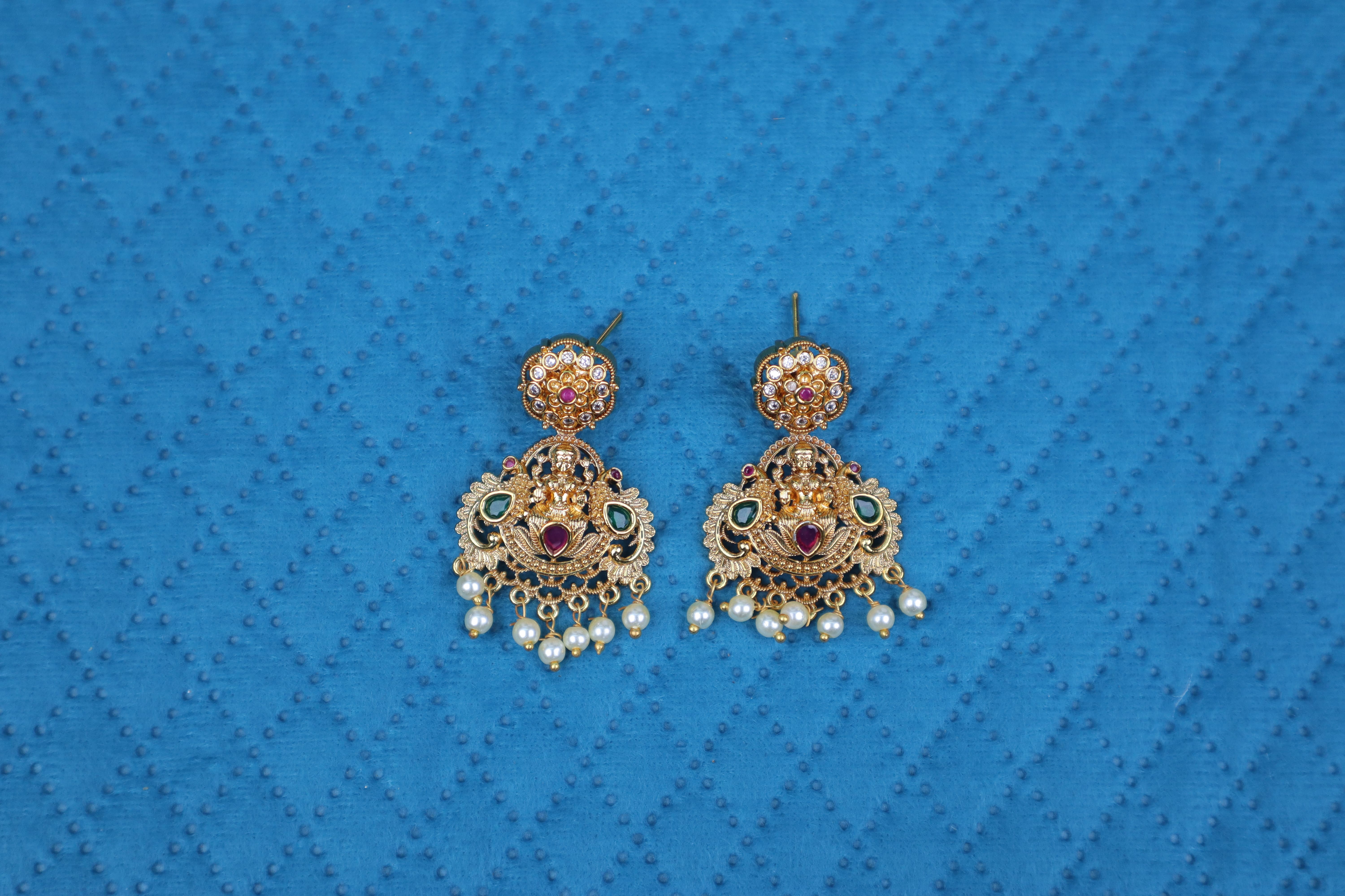 Divine Lakshmi Haram Se