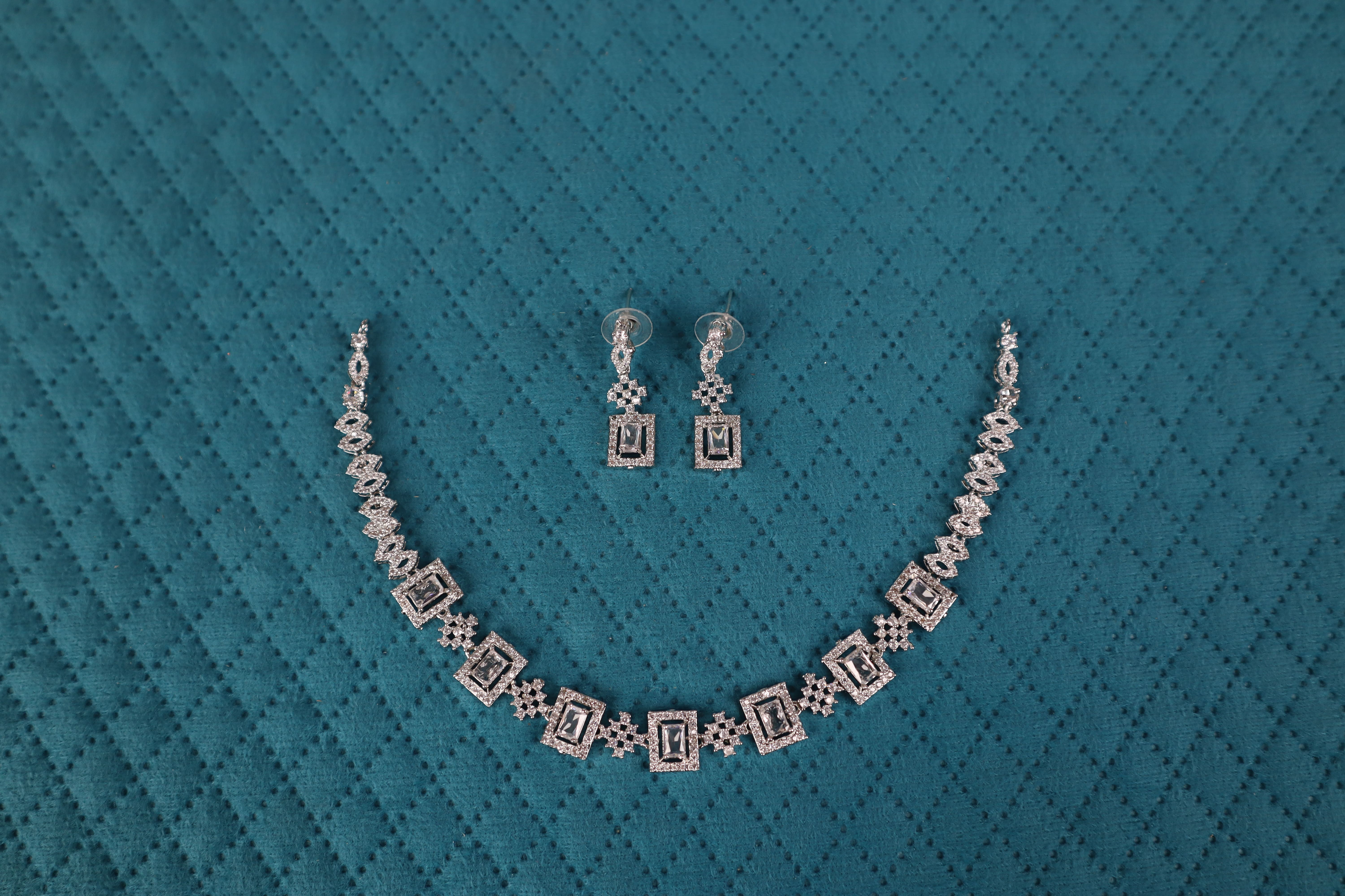 Silver Shimmer Square Set