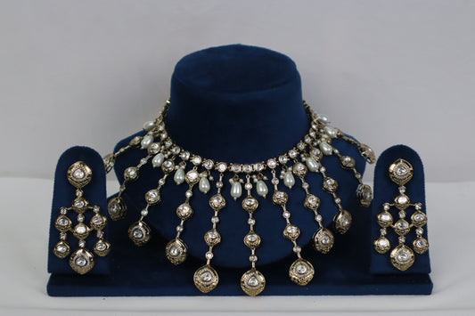 Aura of Awadh Pearl Droplet Necklace