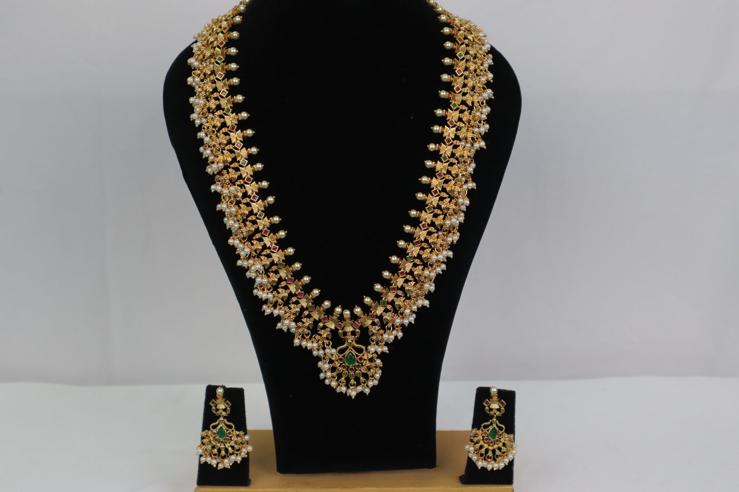 The Royal Guttapusalu Haram Set