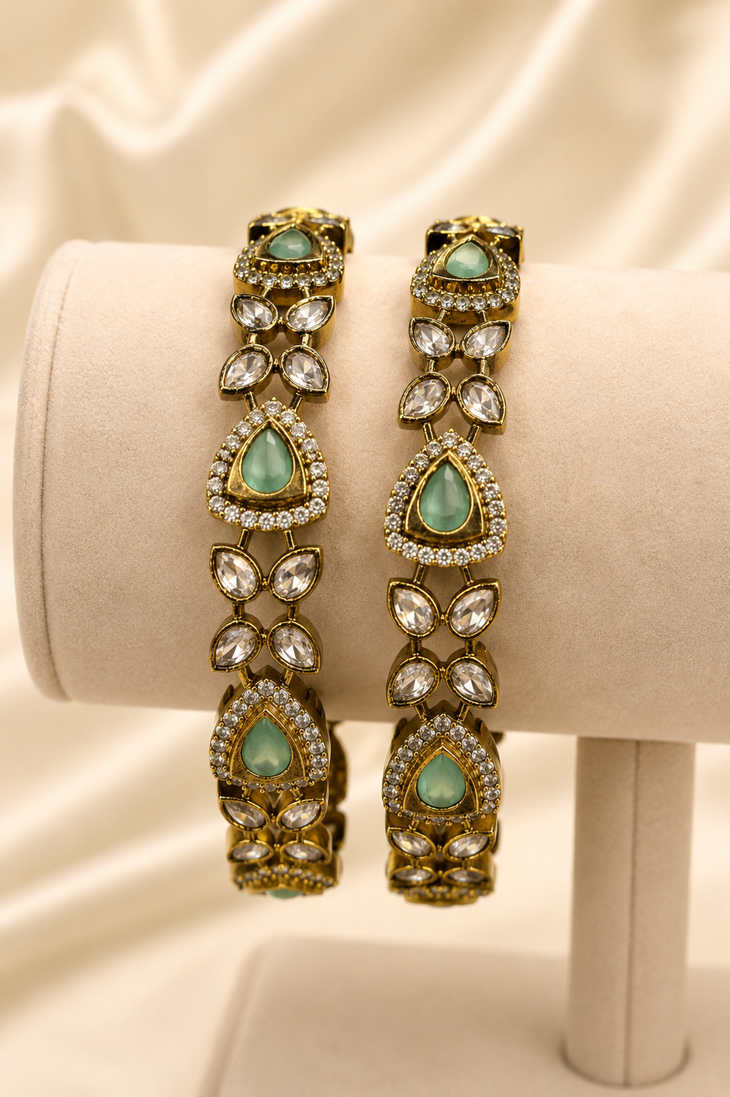 Victorian Mint Elegance Stone Kada