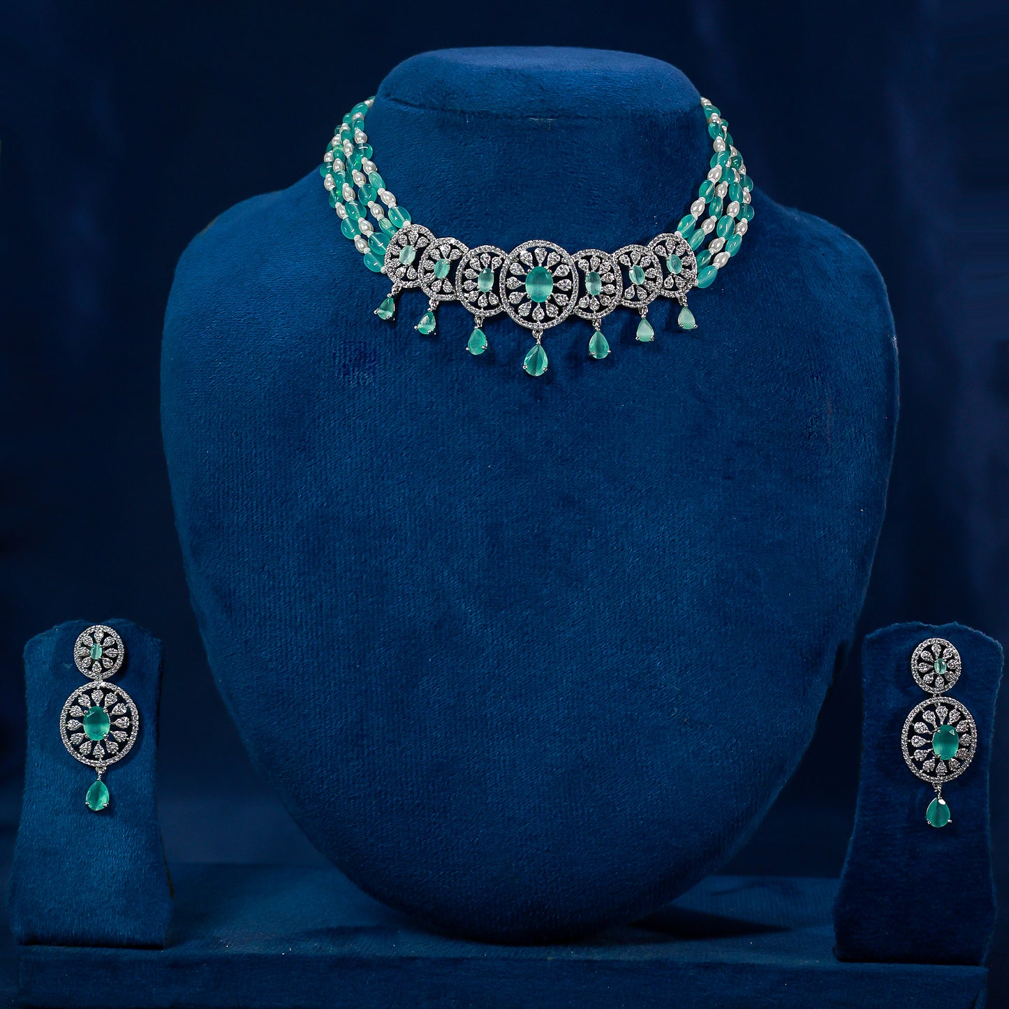 Mint/Teal Quartz & Pearl Circular Medallion Choker Set