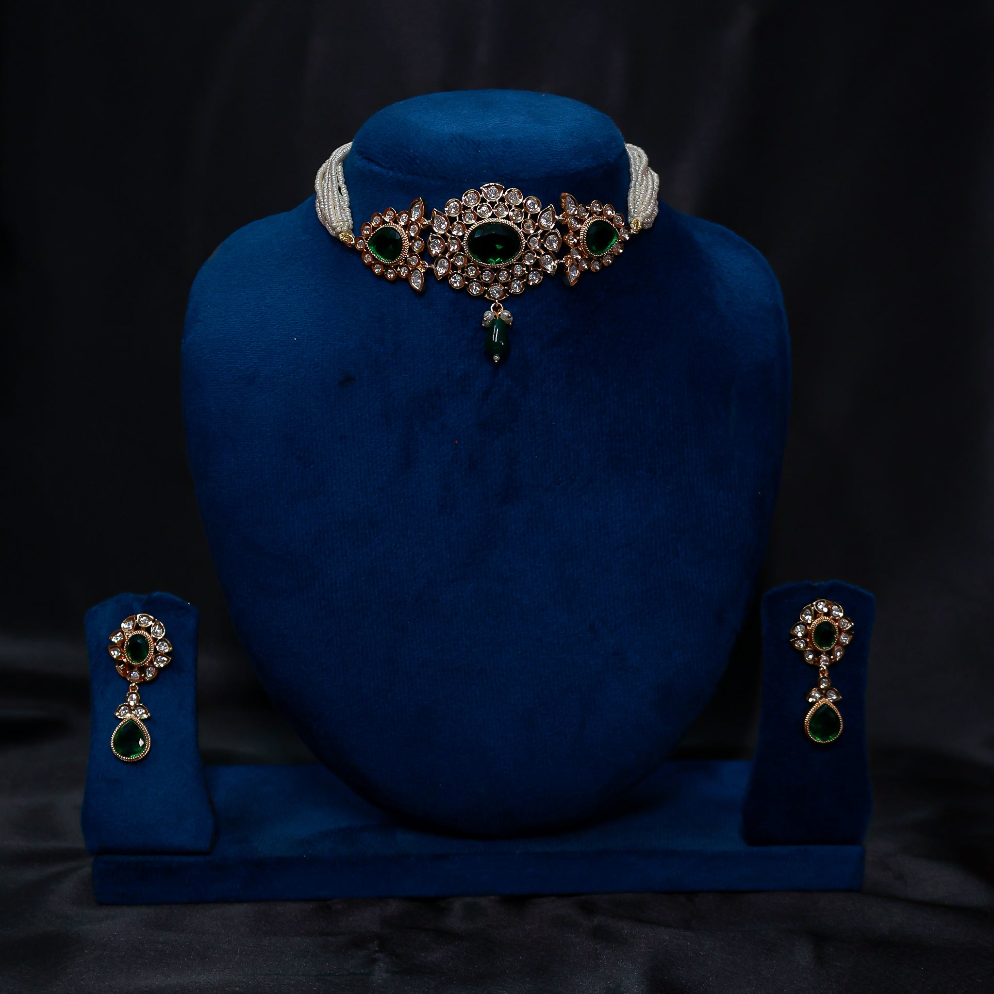 The Emerald Oval Polki Choker Set