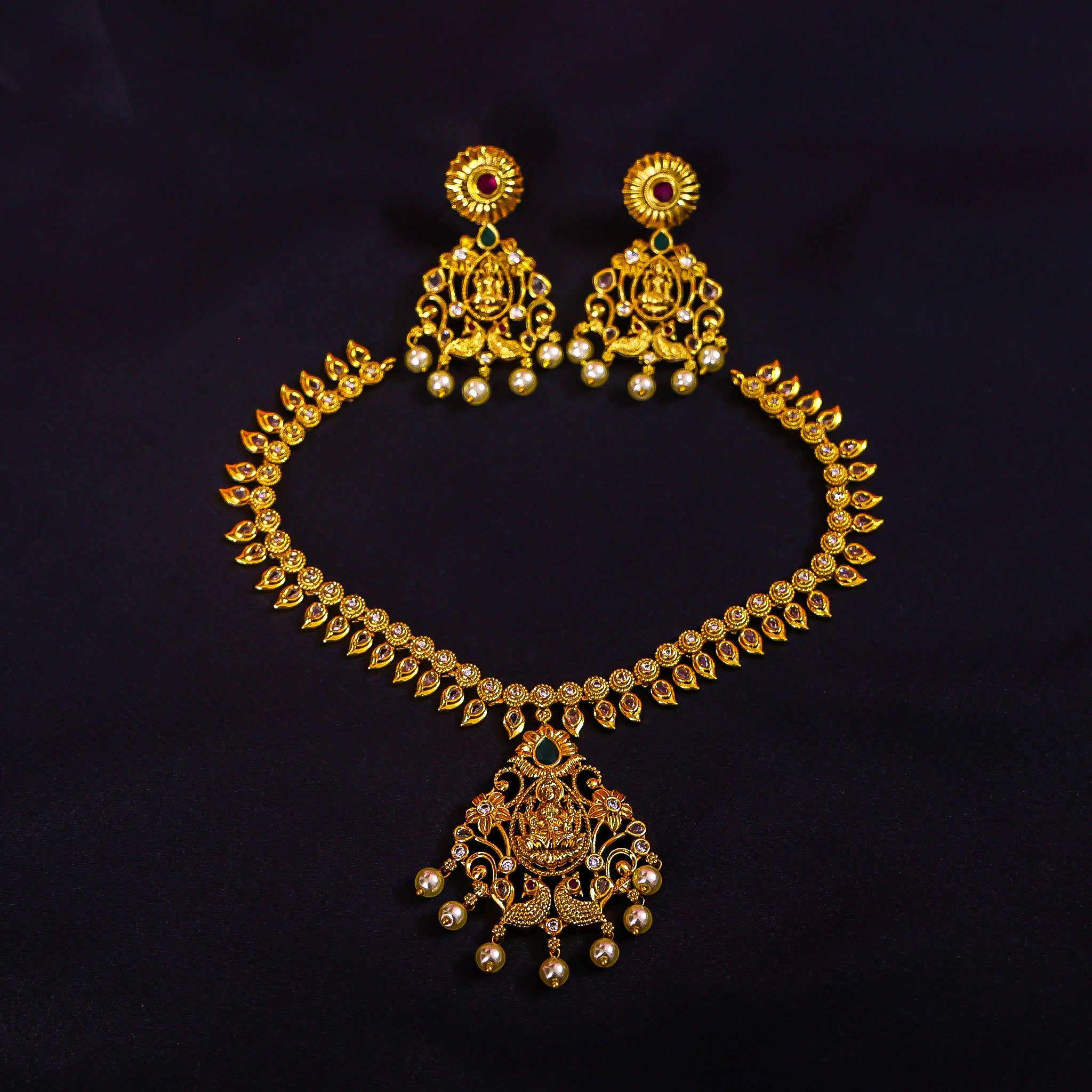 The Lakshmi Vilas Choker Set
