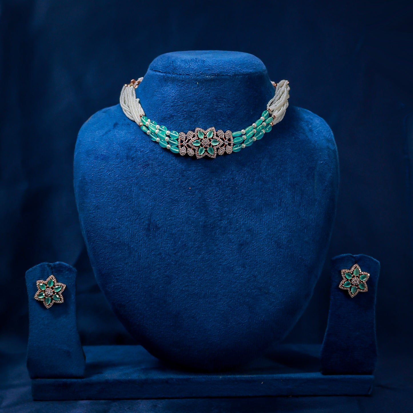 The Mint Petal & Pearl Choker Set