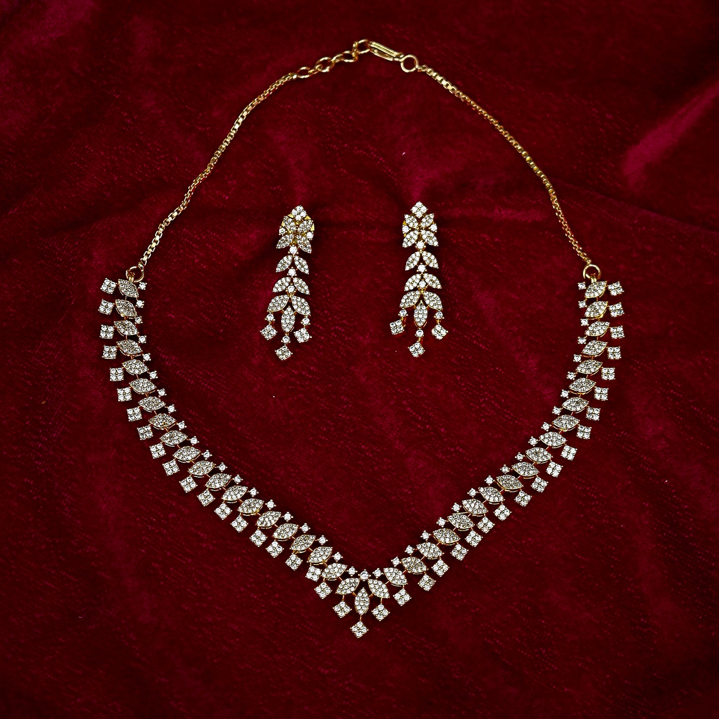 Flexible Diamond-Look V-Shape CZ Necklace Set