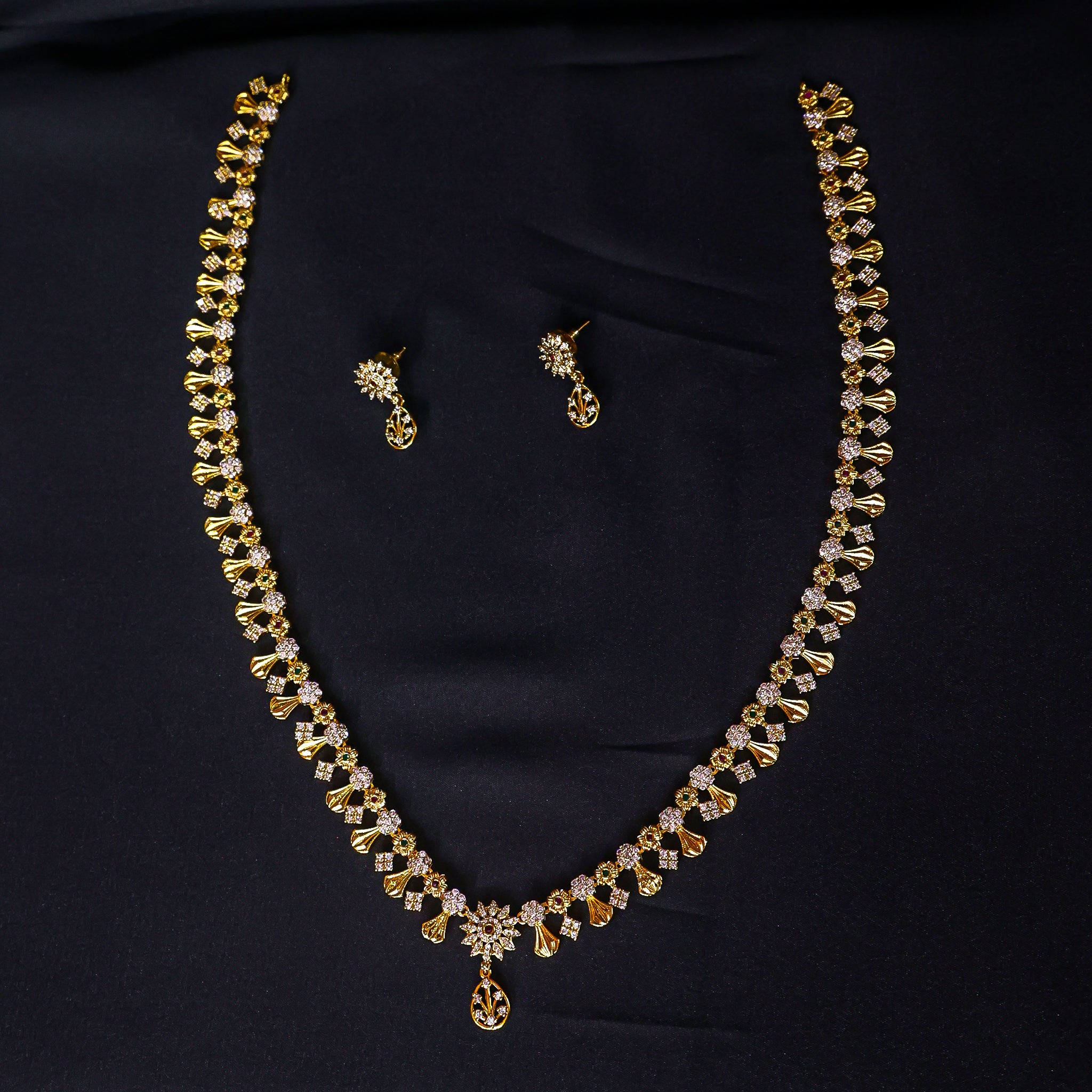Aavya Floral Grandeur Necklace Set