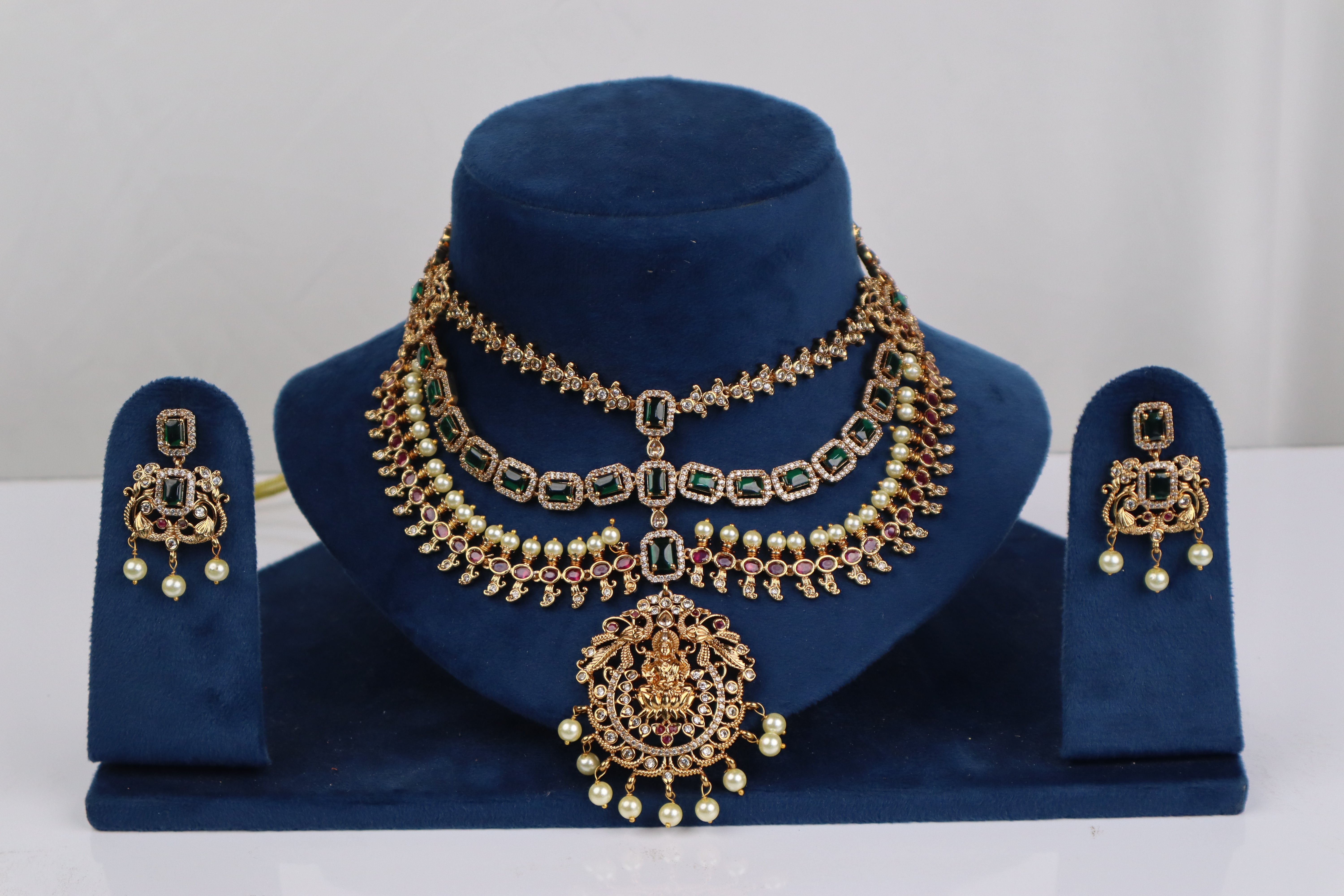 The Grand Temple Emerald Layered Set