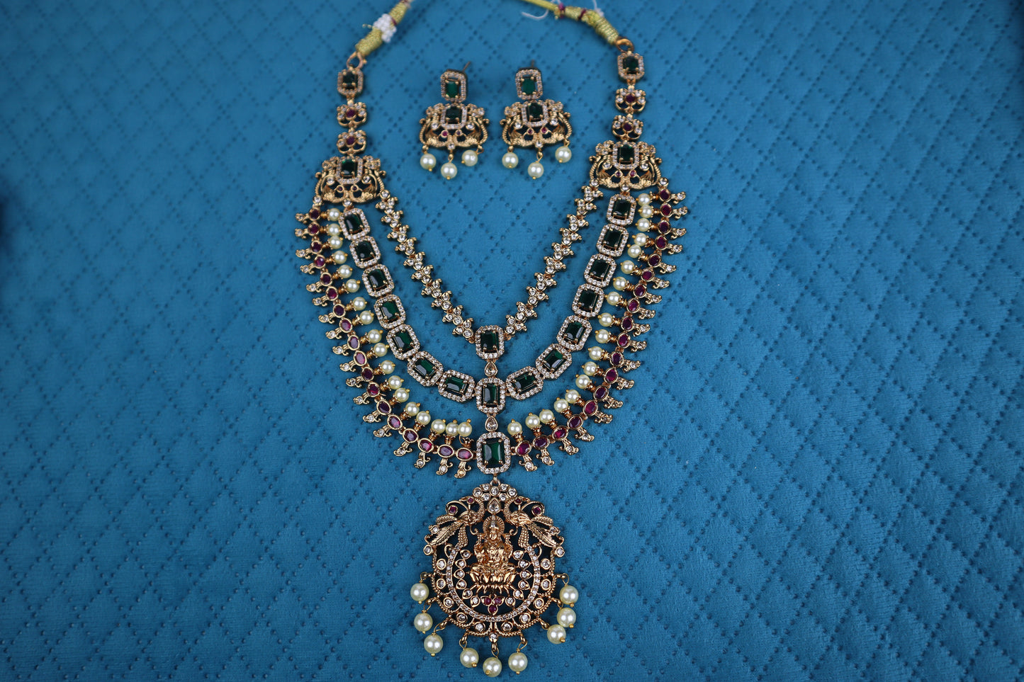 The Grand Temple Emerald Layered Set