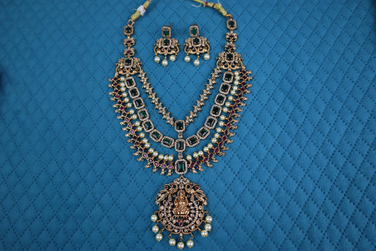 The Grand Temple Emerald Layered Set